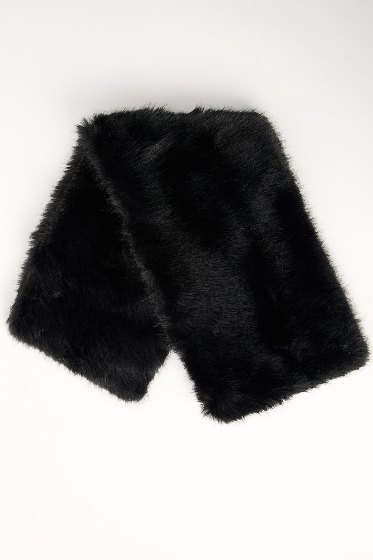 Token Fluffy Scarf Black