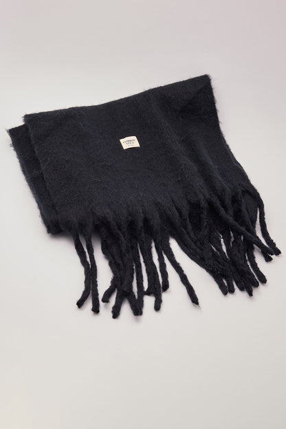 Common Need Oxford Scarf Black