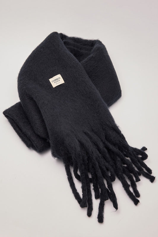 Common Need Oxford Scarf Black
