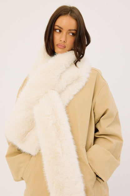 Token Fluffy Scarf Off White