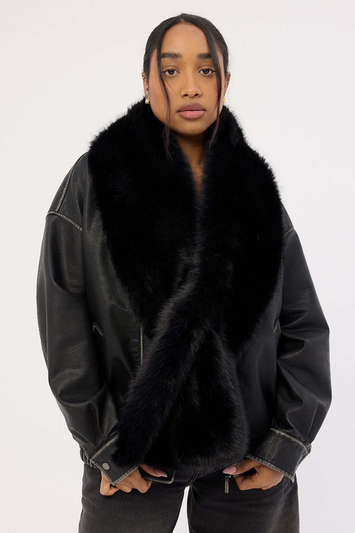 Token Fluffy Scarf Black
