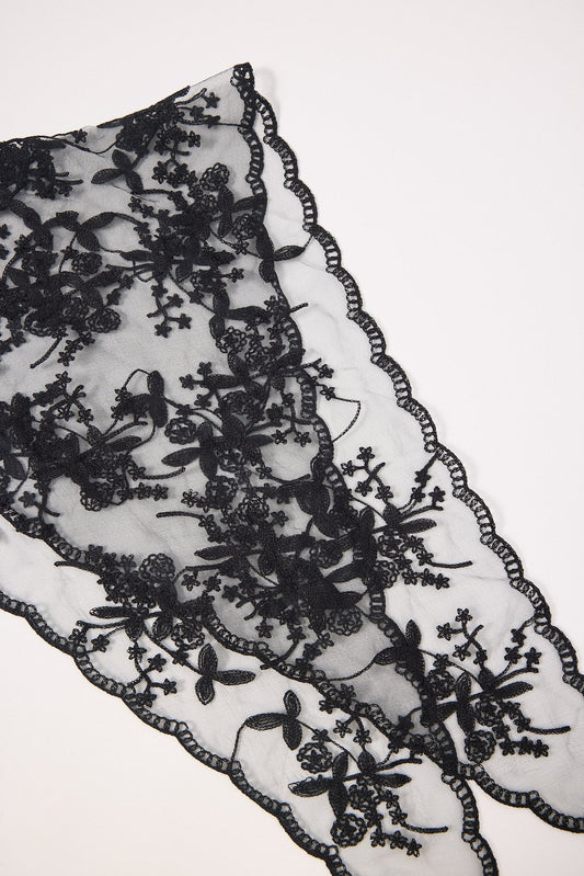 Token Lace Headscarf Black