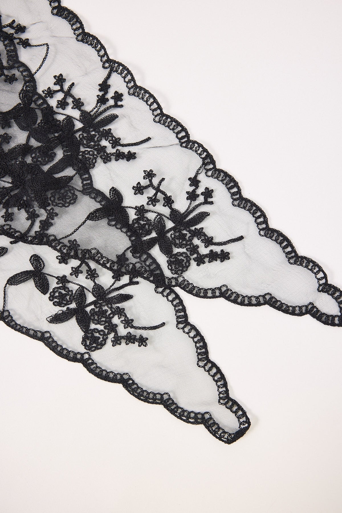 Token Lace Headscarf Black